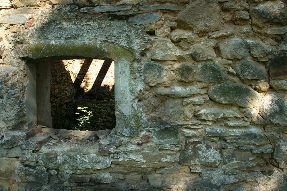 Okno z widokiem na zieleń
Bieszczady 2011
Słowa kluczowe: budynek