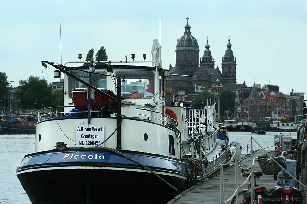 W porcie
Rotterdam
Holandia 2008
Słowa kluczowe: łódź