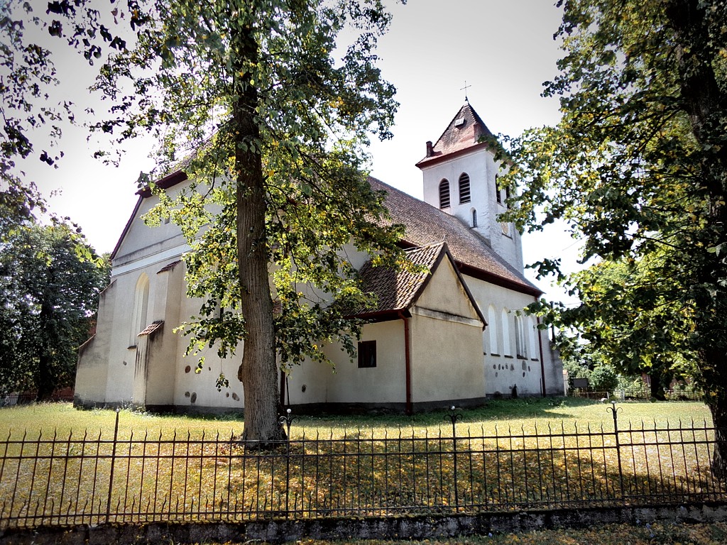 Momajny, kościółek
Mazury 2014
