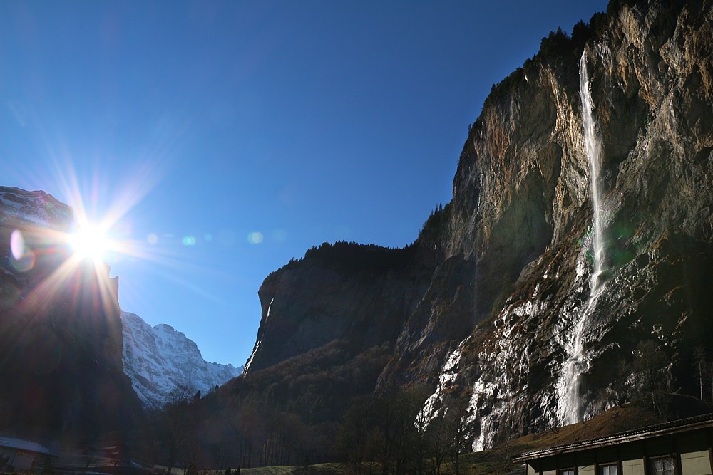 Wodospad Staubbachfall w Lauterbrunnen
Szwajcaria 2015
Słowa kluczowe: niebieski,woda,góry,słońce