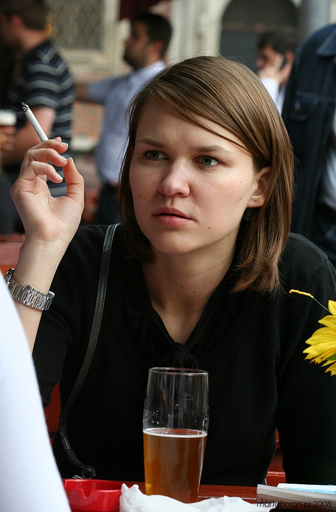 Dziewczyna z piwem 1
Wrocław
Słowa kluczowe: portret,kobieta