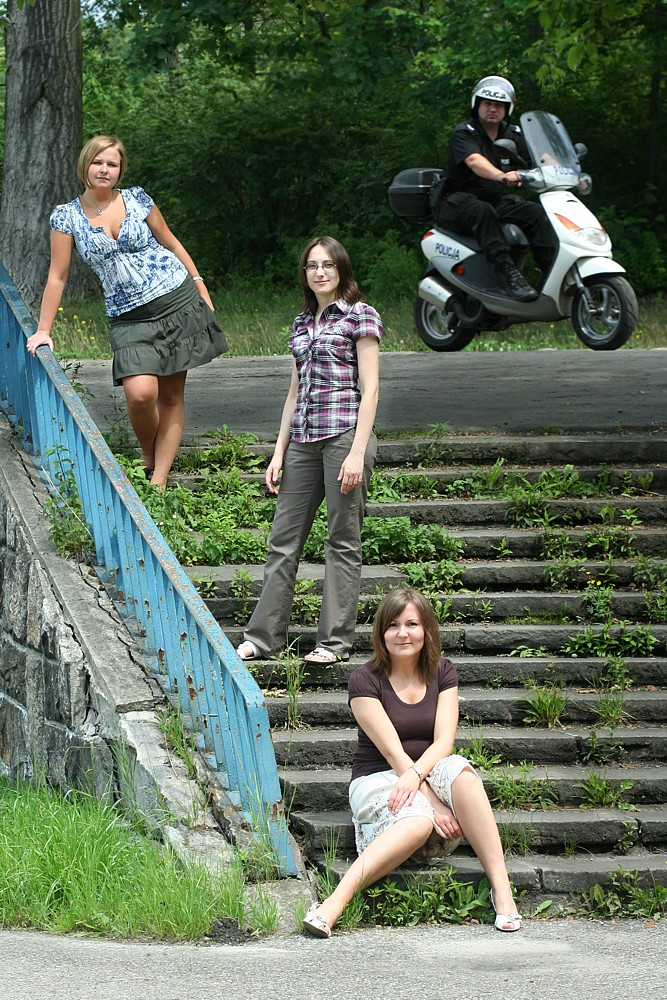 Trzy na schodach
Magda, Kasia i Monika
Słowa kluczowe: kobieta
