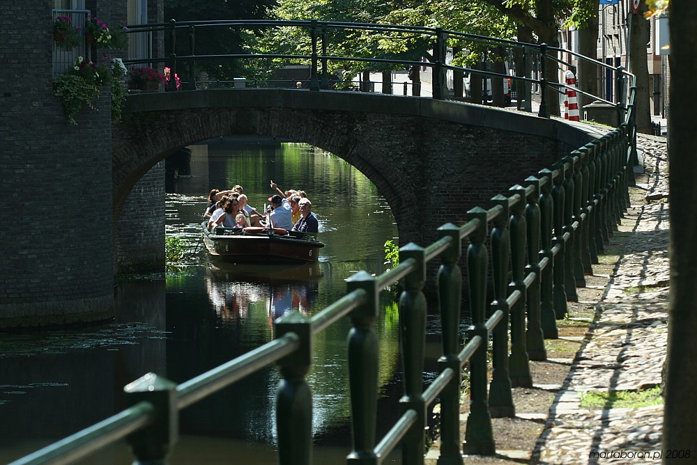 Mosty i akwadukty
Amersfort
Holandia 2008
Słowa kluczowe: budynek,łódź