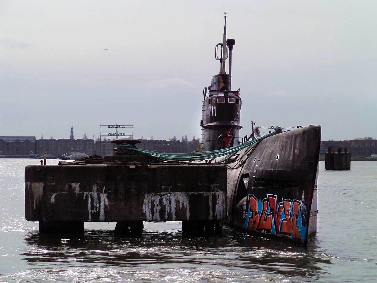 ŁódŁº podwodna z graffiti
Amsterdam
Holandia 2015
