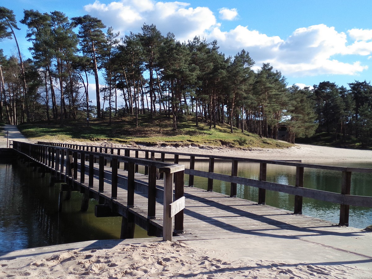 Mostek na wyspę 2
Landgoed Den Treek-Henschoten
Holandia 2015
