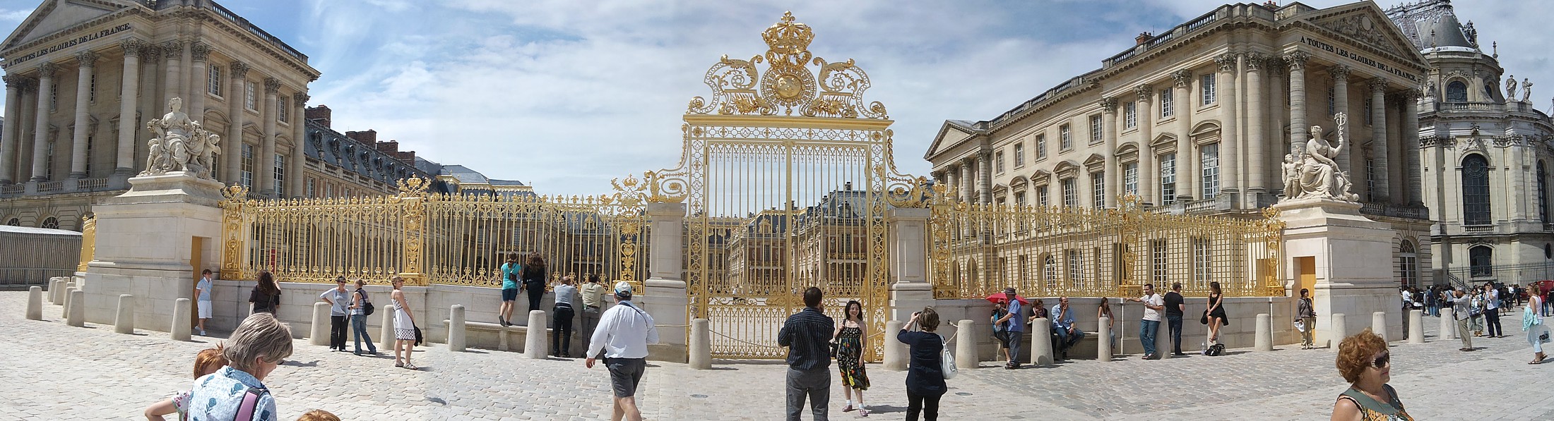 Panorama na bramy Wersalu
Versailles
[i]Photo by G.W.[/i]
Słowa kluczowe: Paryż,panorama,budynek