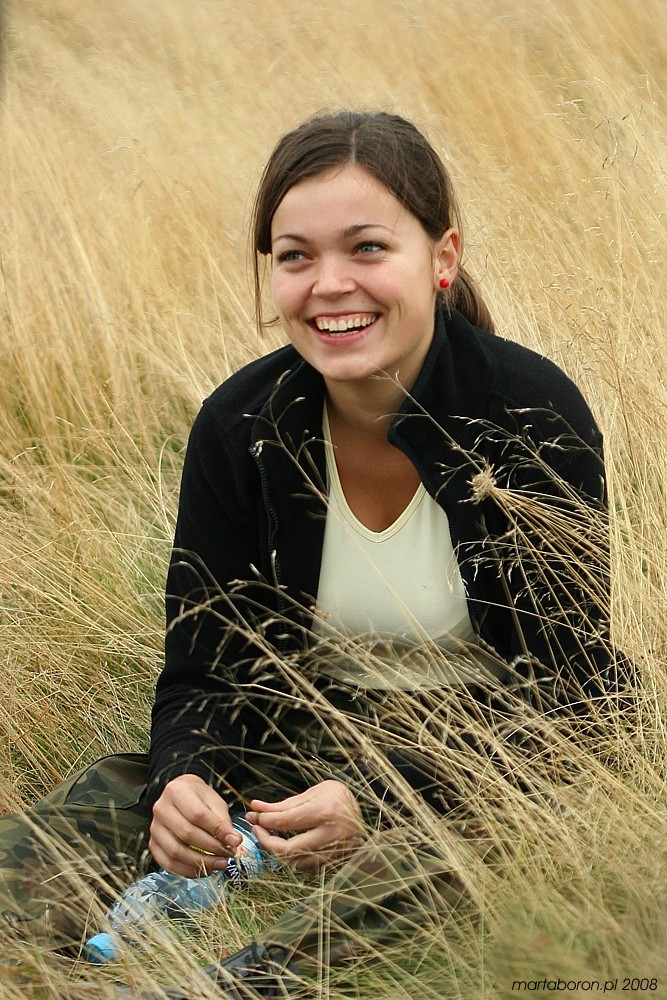 Dziewczyna w trawie
Beskid Żywiecki 2008
Słowa kluczowe: portret,kobieta